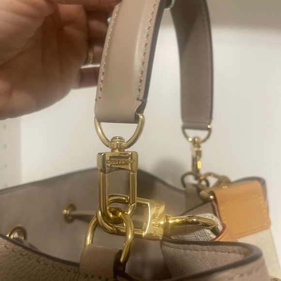 Louis Vuitton NéoNoé Shoulder Bag MM Beige Leather - Picture 5 of 8